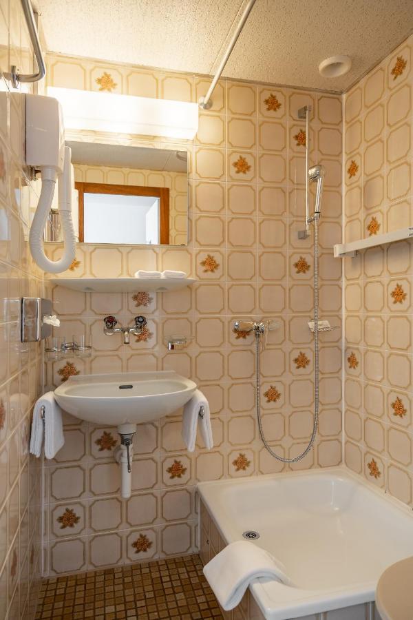 Hotel Alpenruhe - Vintage Design Hotel Wengen Room photo